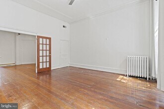 328 S 15th St in Philadelphia, PA - Building Photo - Building Photo