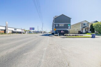 7201 E G St in Tacoma, WA - Foto de edificio - Building Photo