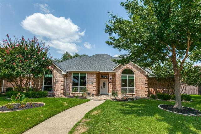 2405 Beaver Bend Dr in Plano, TX - Foto de edificio - Building Photo