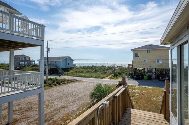 221 Topsail Rd in North Topsail Beach, NC - Building Photo - Building Photo
