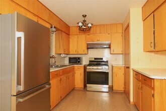 1603 Avenue D in Danbury, TX - Building Photo - Building Photo