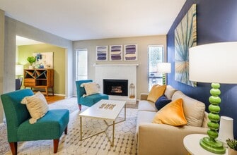 Woodcreek Apartments in Cary, NC - Foto de edificio - Building Photo