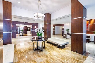 2451 Brickell Ave in Miami, FL - Building Photo - Building Photo