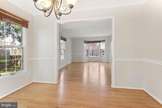 2772 Knollside Ln in Vienna, VA - Building Photo - Building Photo