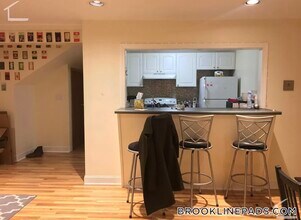 94 Pleasant St in Brookline, MA - Building Photo - Building Photo