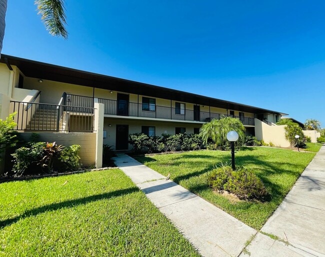 property at 4000 Oakview Dr