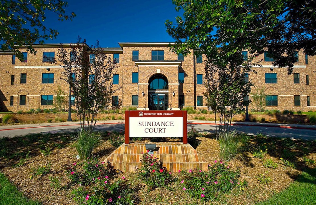 Sundance Court in Wichita Falls, TX - Building Photo