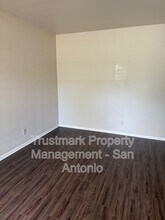 847 Boulder Dr in Universal City, TX - Building Photo - Building Photo