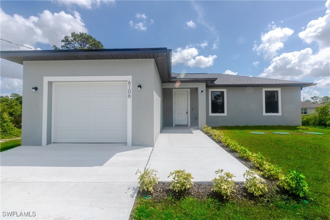 6106 Pecan Ct in La Belle, FL - Building Photo