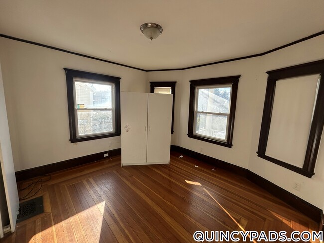 36 Summer St, Unit 1 in Quincy, MA - Building Photo - Building Photo