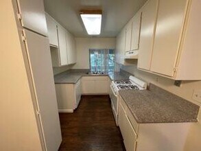 Sunset Bay I Apartments in Costa Mesa, CA - Foto de edificio - Interior Photo