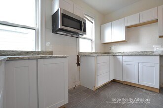 29 Etna St, Unit 1 in Boston, MA - Foto de edificio - Building Photo