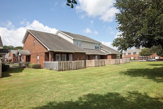 Pleasant Grove Village Apartments in Wilmington, NC - Building Photo - Building Photo