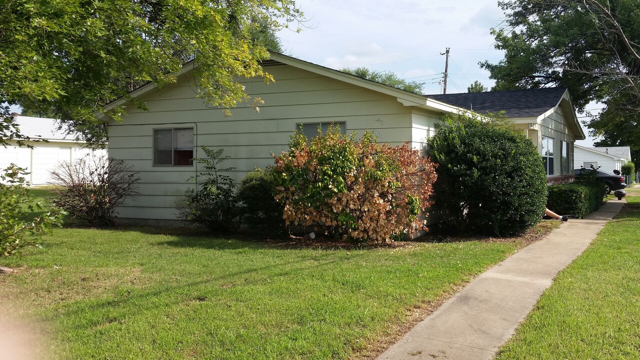 1101 E Parker St in Shawnee, OK - Building Photo