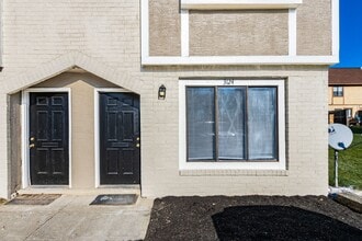 3113-3123 Francinelane Dr in Columbus, OH - Building Photo - Building Photo