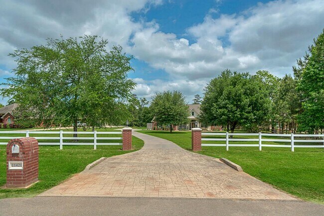 11421 E Connie Ln in Montgomery, TX - Building Photo - Building Photo