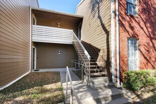 3623 W Northgate Dr in Irving, TX - Building Photo