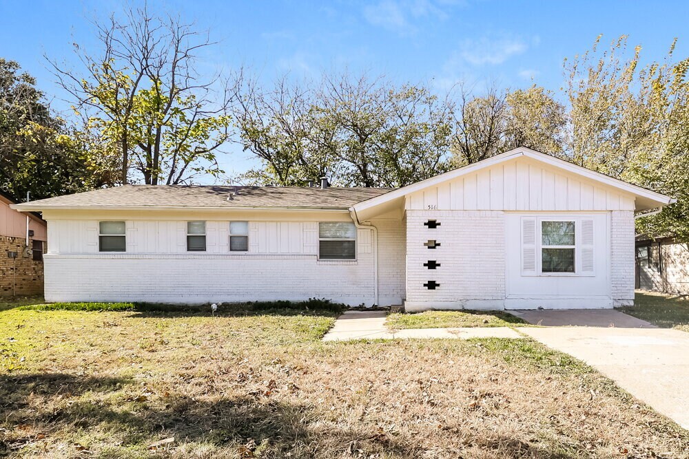 516 Elizabeth Ln in Mansfield, TX - Foto de edificio