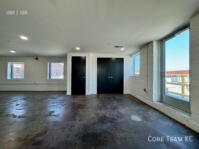 3100 Gillham Plaza in Kansas City, MO - Building Photo - Building Photo
