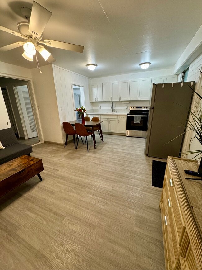 410 Nahua St, Unit 104 in Honolulu, HI - Foto de edificio - Building Photo