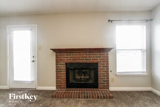 529 Streamside Dr in Greenfield, IN - Foto de edificio - Building Photo