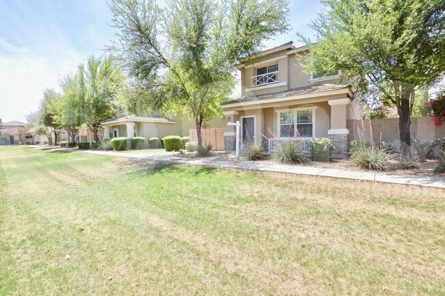 property at 1543 S Longspur Ln