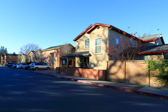 Larkfield Oaks in Santa Rosa, CA - Building Photo - Building Photo