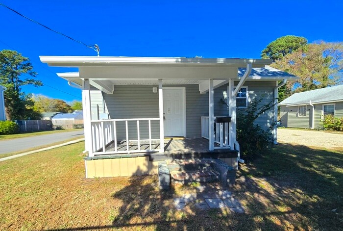 9447 Peachtree St in Norfolk, VA - Building Photo