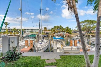 2541 NE 15th St in Pompano Beach, FL - Building Photo - Building Photo