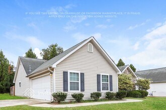 4890 Larkspur Ln in College Park, GA - Foto de edificio - Building Photo