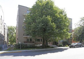 2930 Édouard-Montpetit in Montréal, QC - Building Photo