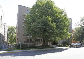 2930 Édouard-Montpetit Apartments