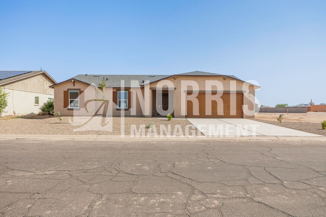 10498 W Carousel Dr in Arizona City, AZ - Building Photo