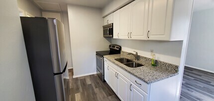 3351 Hillsdale Ave in Largo, FL - Building Photo - Building Photo