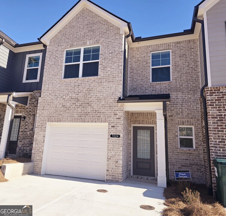 7024 Fringe Flower Dr in Austell, GA - Building Photo