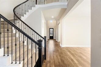 4529 Tall Knight Ln in Carrollton, TX - Foto de edificio - Building Photo