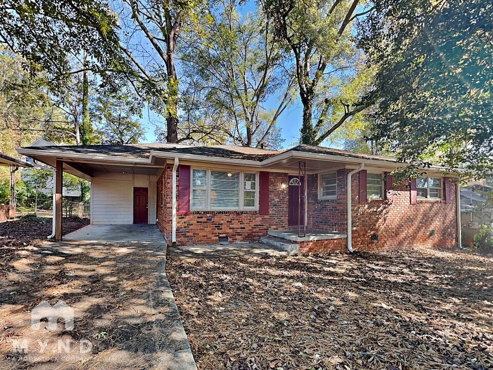 1768 Santa Cruz Dr in Decatur, GA - Building Photo
