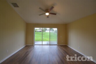 12907 Early Run Ln in Riverview, FL - Foto de edificio - Building Photo