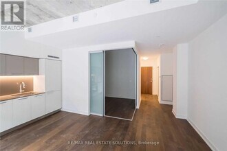 15 Baseball Pl in Toronto, ON - Building Photo - Building Photo