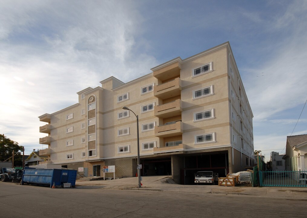 1051-1053 S Kenmore Ave in Los Angeles, CA - Building Photo