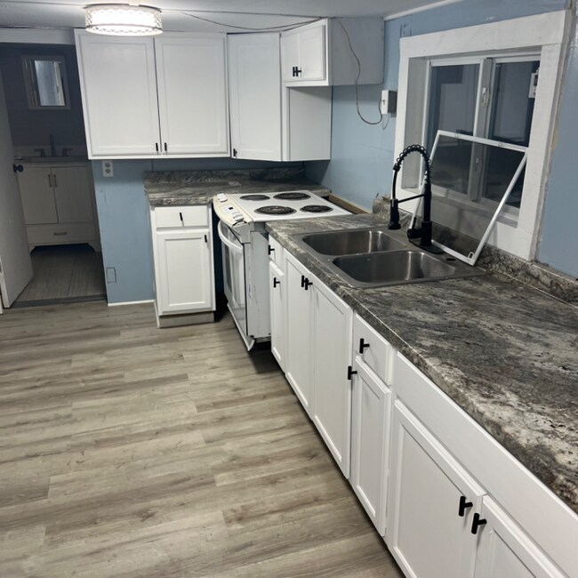 2515 W Mallory St in Pensacola, FL - Building Photo - Building Photo