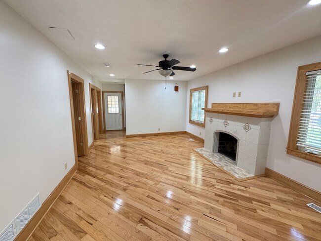 413 Briarwood Ave SE in East Grand Rapids, MI - Building Photo - Building Photo