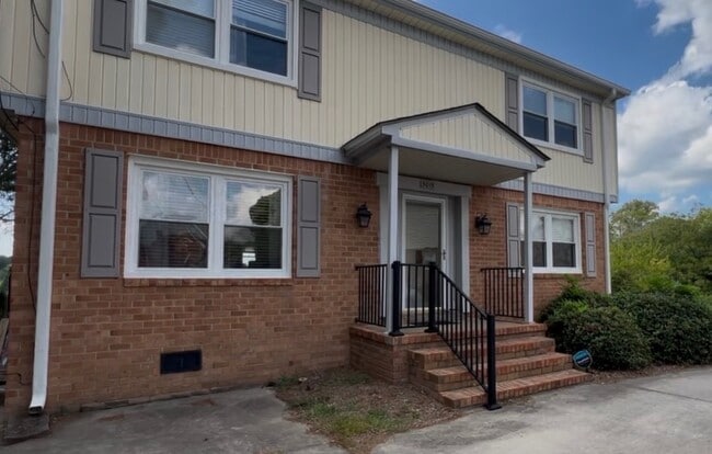 property at 3021 Luxembourg St