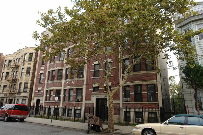 90 Saratoga Ave in Yonkers, NY - Building Photo - Building Photo