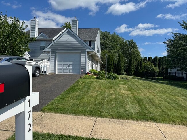 172 Eric Ln in Lansdale, PA - Building Photo - Building Photo