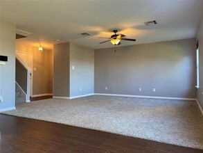 6905 Panda Royle Dr in Austin, TX - Building Photo - Building Photo