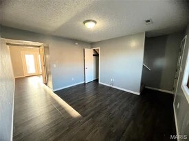 23109 Triple Ln, Unit #13 in St. Robert, MO - Building Photo