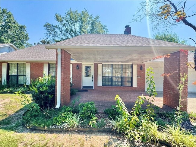3500 W Hemlock St in Rogers, AR - Foto de edificio - Building Photo