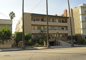 Apartments For Rent In 90046 Los Angeles Ca Under 1500 7364 Hollywood Apartments