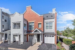 10706 Symphony Way in Columbia, MD - Building Photo